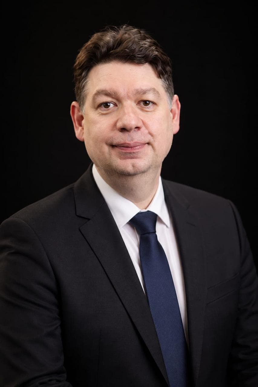 Retrato de integrante do Comitê Científico da Allyra, foto 4.